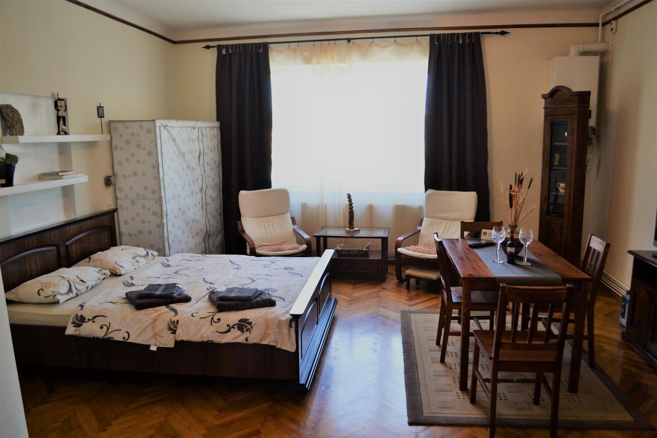 Studio Brasov Apartment Luaran gambar